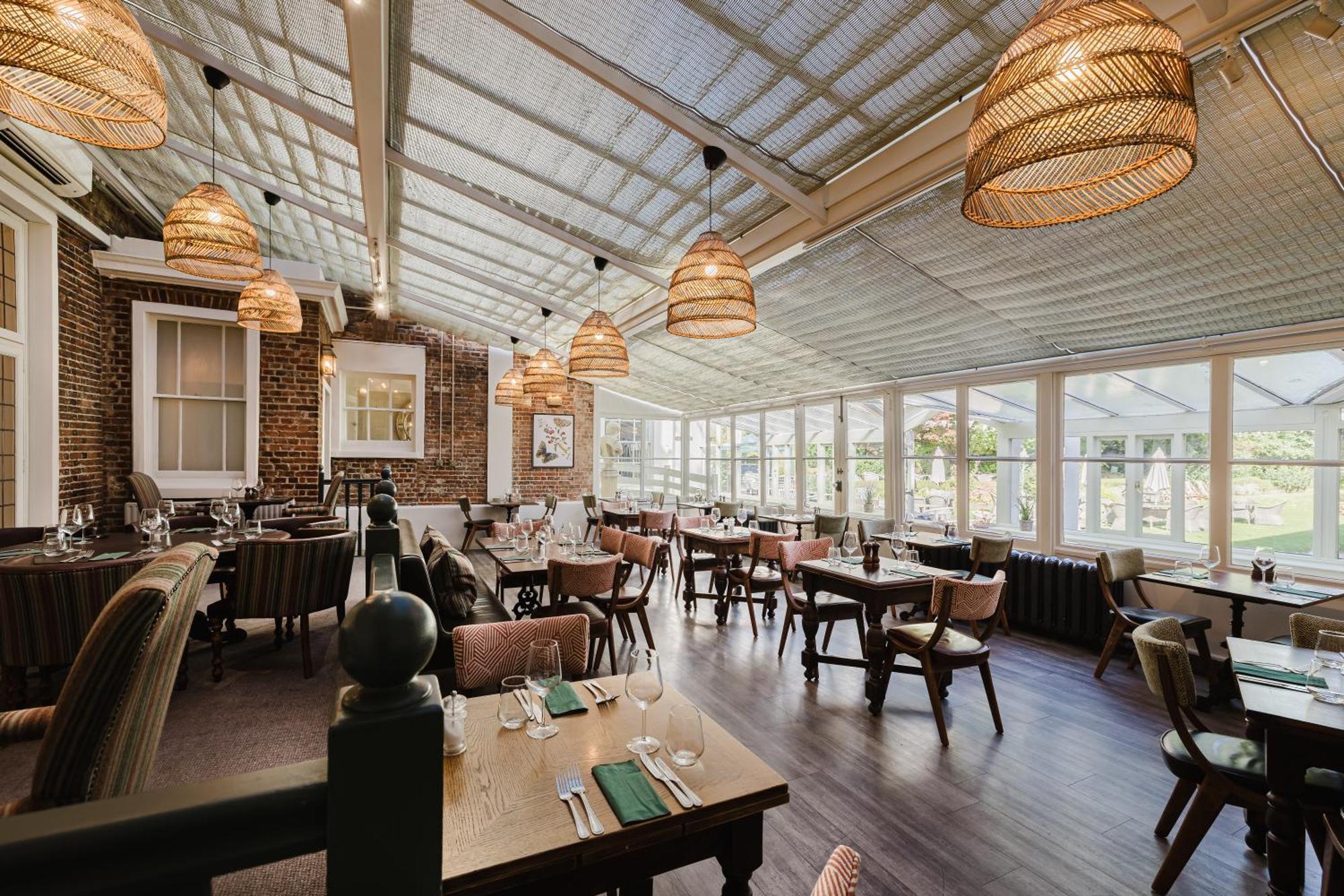 Winchester Royal Hotel Bagian luar foto