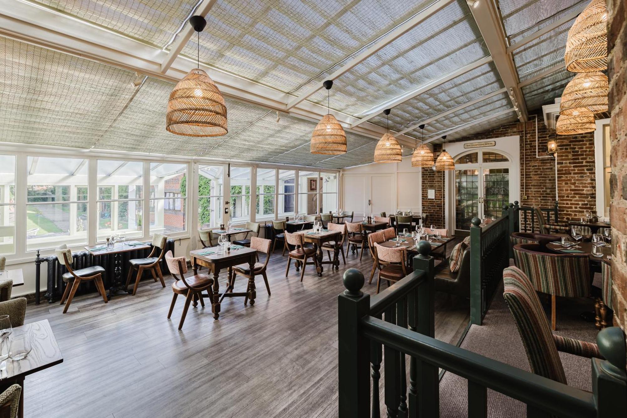 Winchester Royal Hotel Bagian luar foto