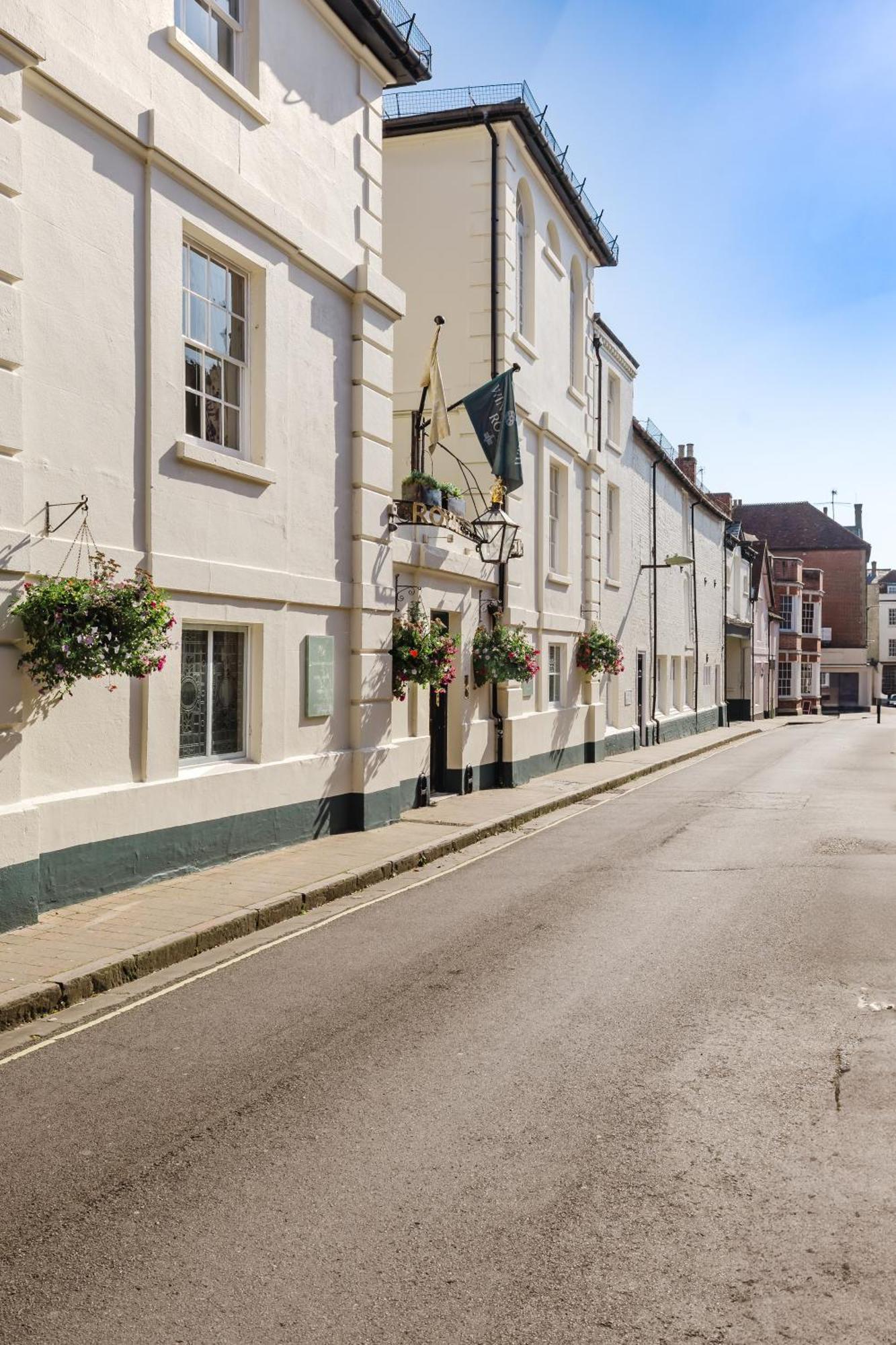 Winchester Royal Hotel Bagian luar foto