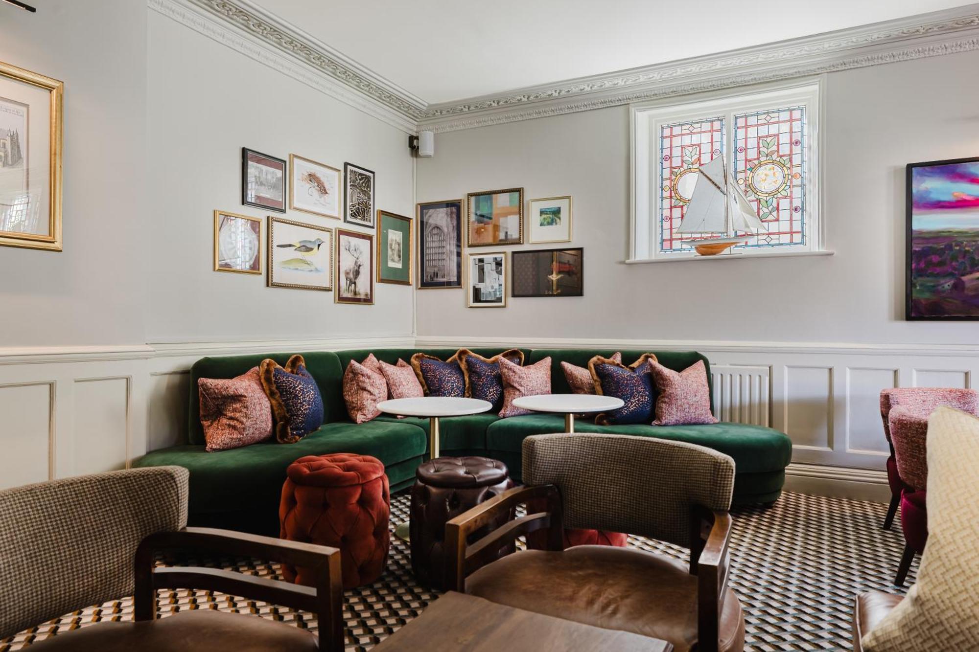 Winchester Royal Hotel Bagian luar foto