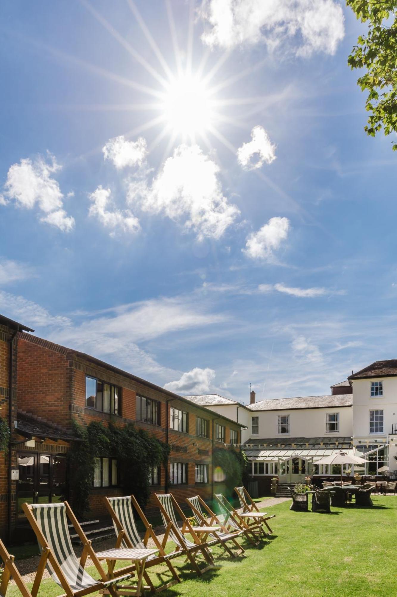 Winchester Royal Hotel Bagian luar foto