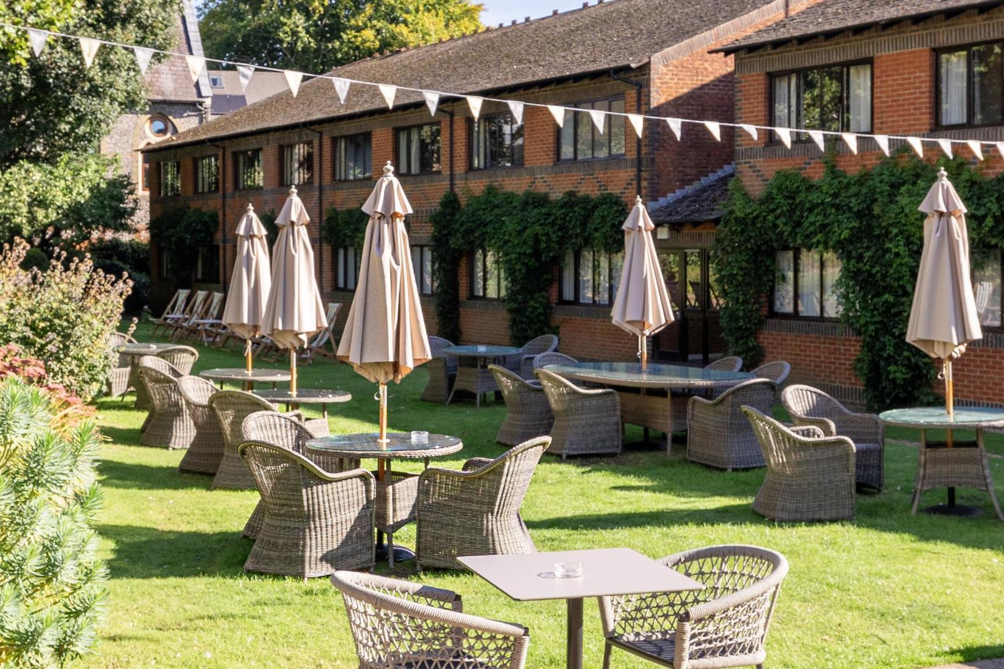 Winchester Royal Hotel Bagian luar foto