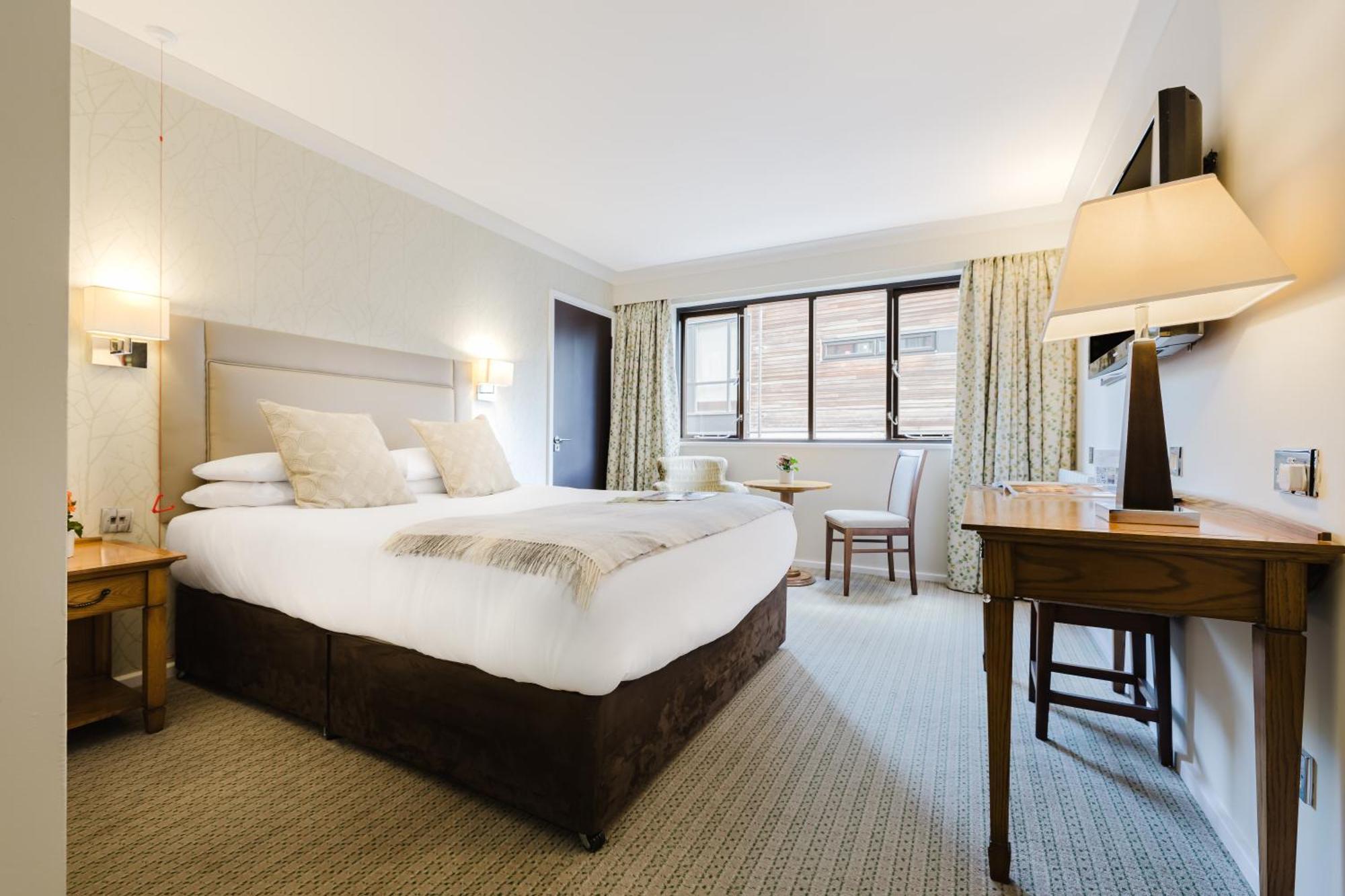 Winchester Royal Hotel Bagian luar foto