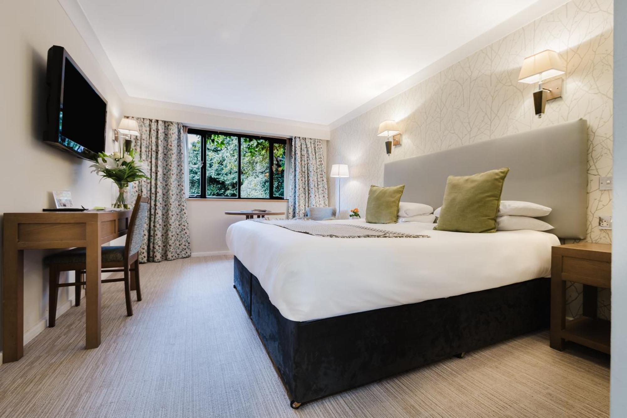 Winchester Royal Hotel Bagian luar foto