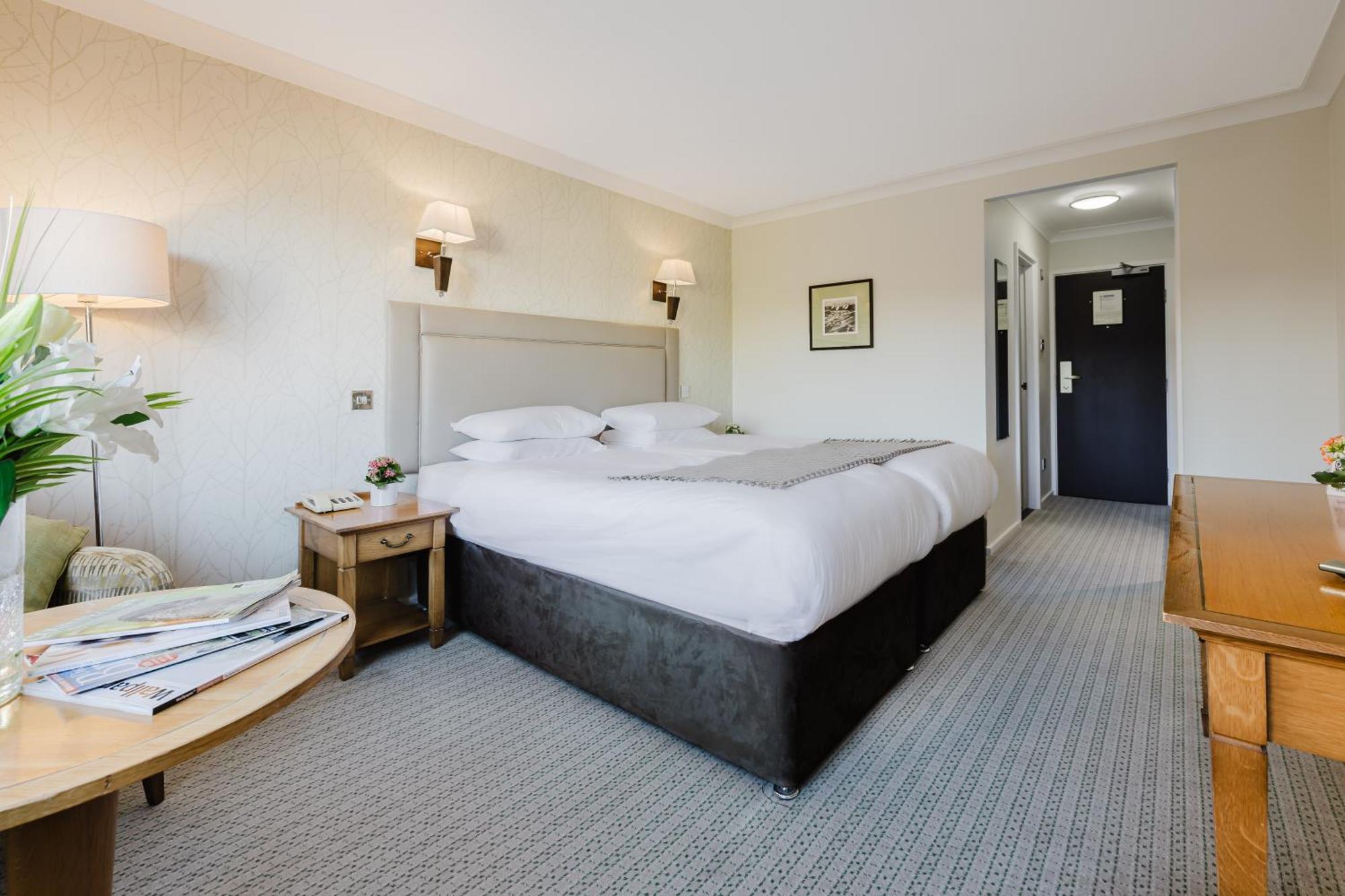 Winchester Royal Hotel Bagian luar foto