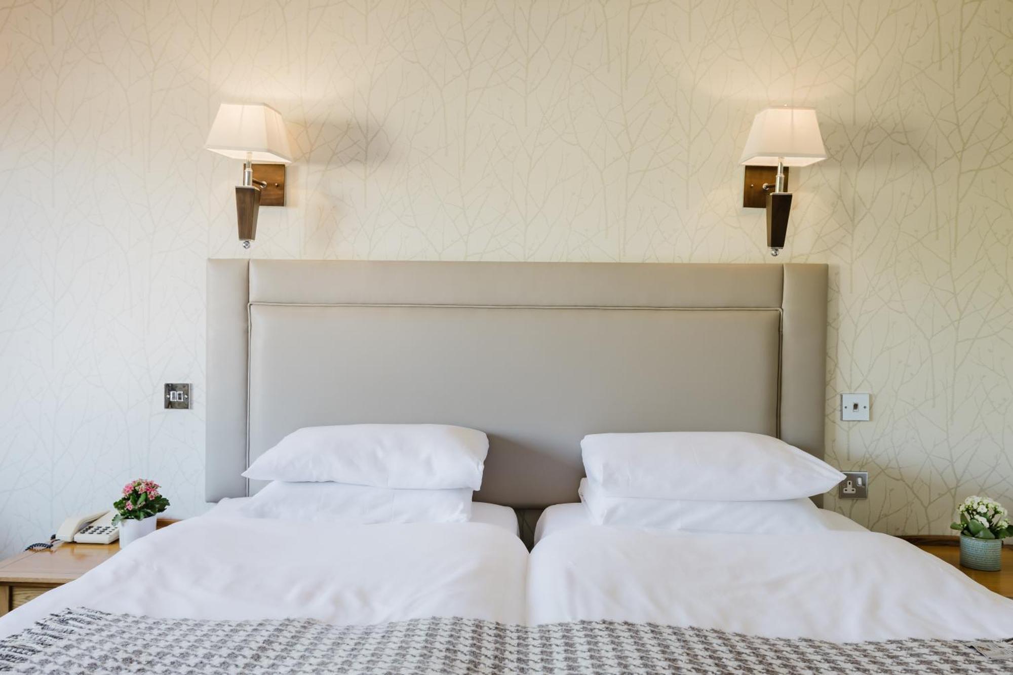 Winchester Royal Hotel Bagian luar foto